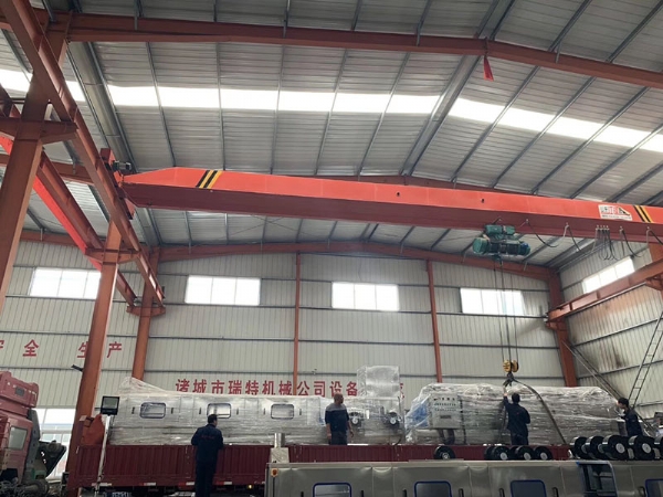 烘干型洗筐機發貨現場